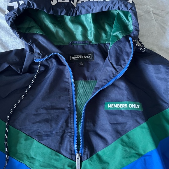 Worn only twice - Picture 3 of 4